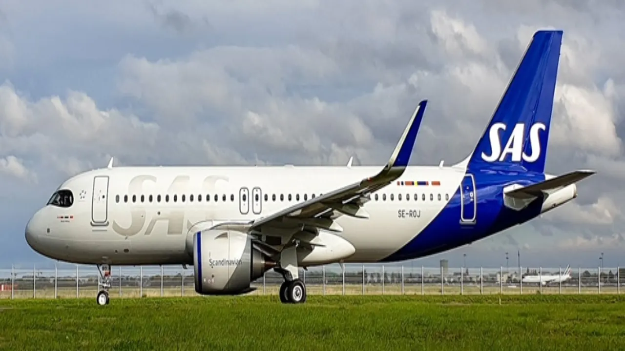 SAS Airlines at Miami International Airport Terminal: Concourse, Counters, and Others
