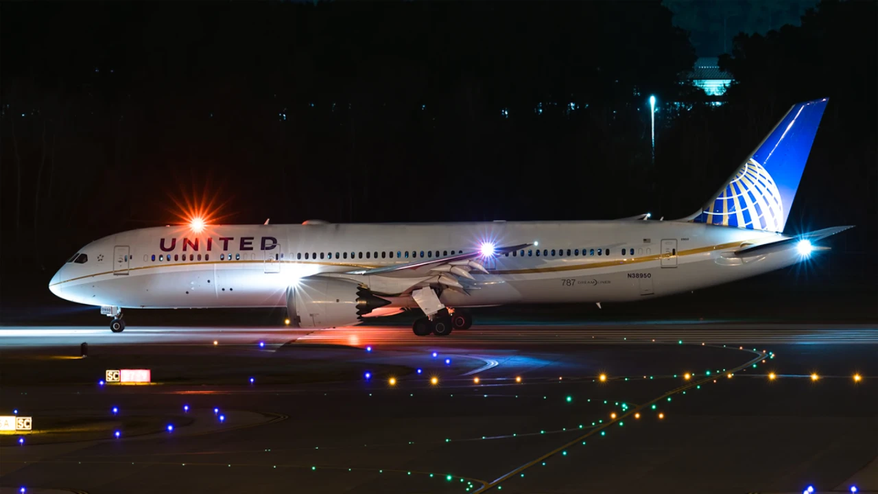 United Airlines Contact & Assistance Information at MIA Airport