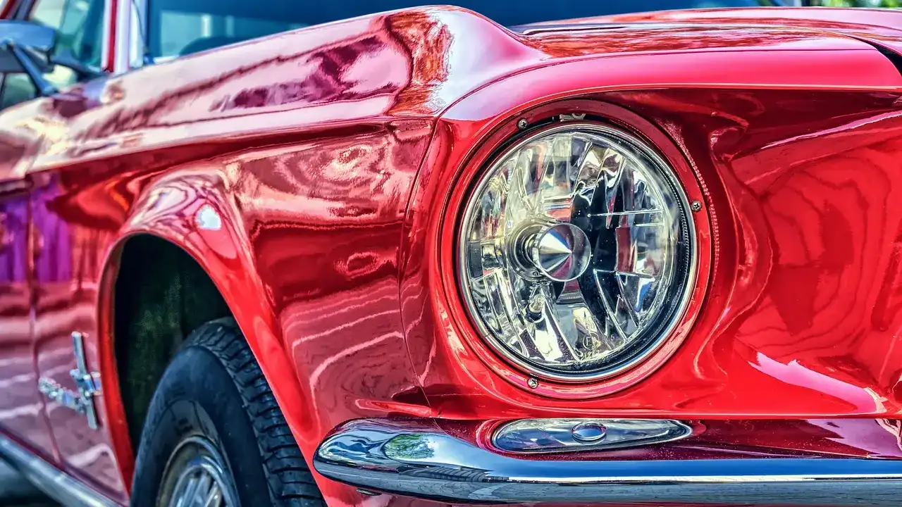 Ford_Mustang_at_Budget_Car_Rental