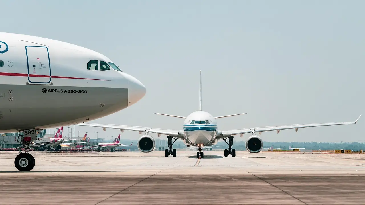 flights to EWR from Miami