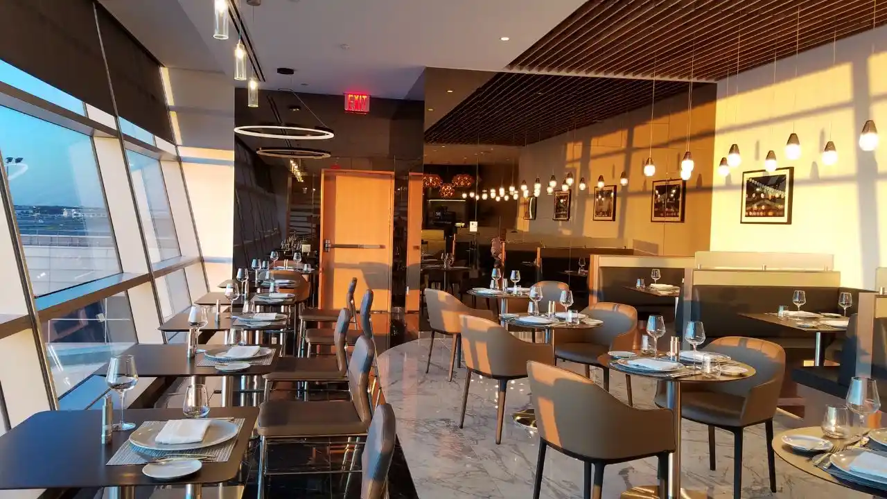 Food and dining options at American Airlines Terminal