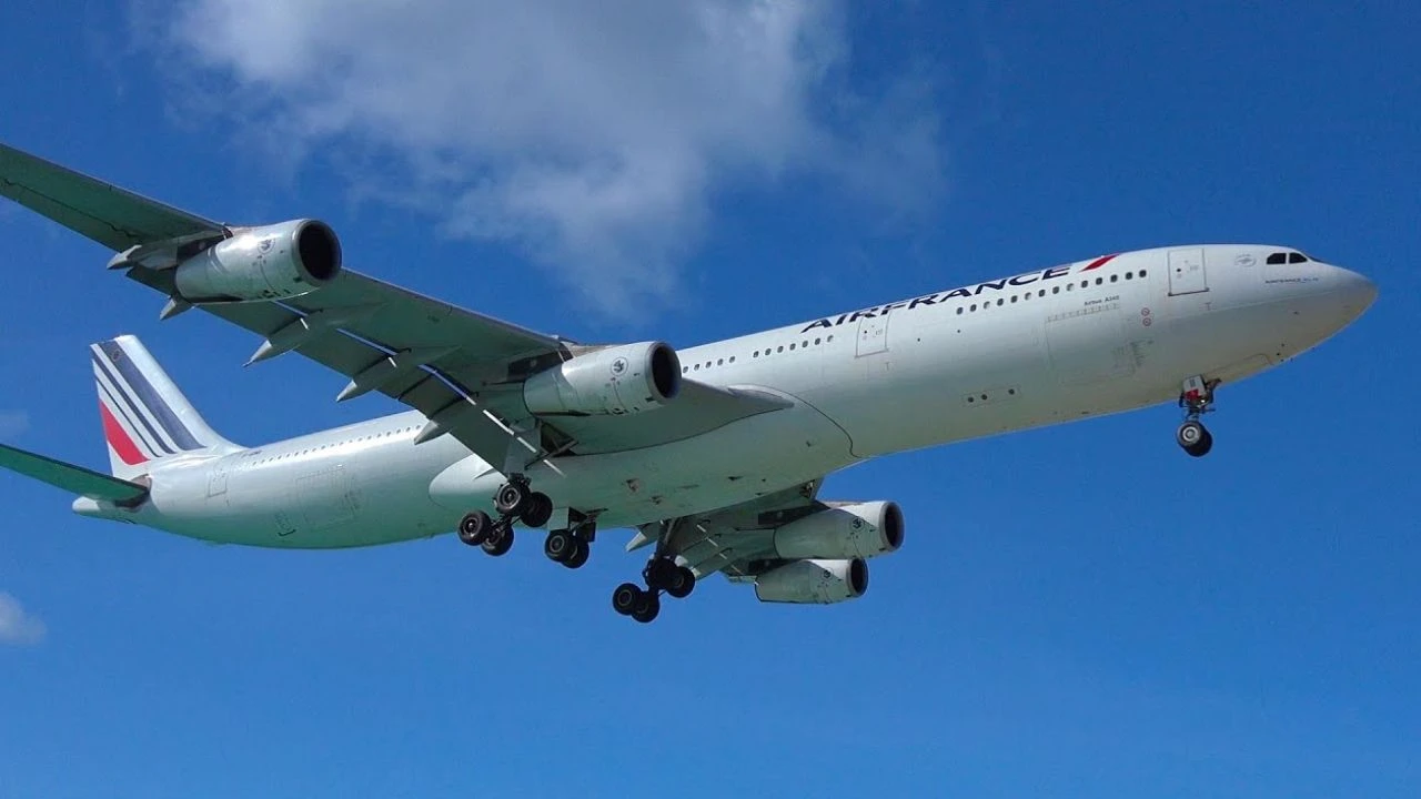 Air France arrivals and departures