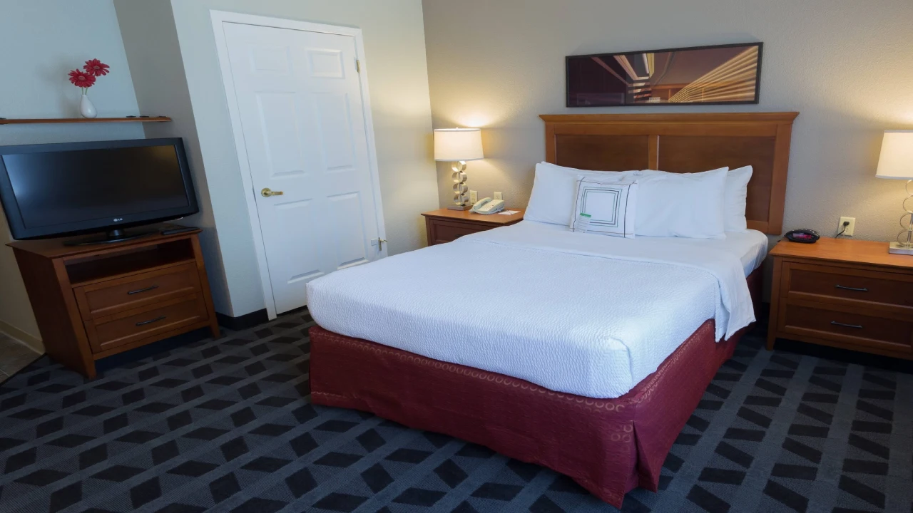 Queen Suites